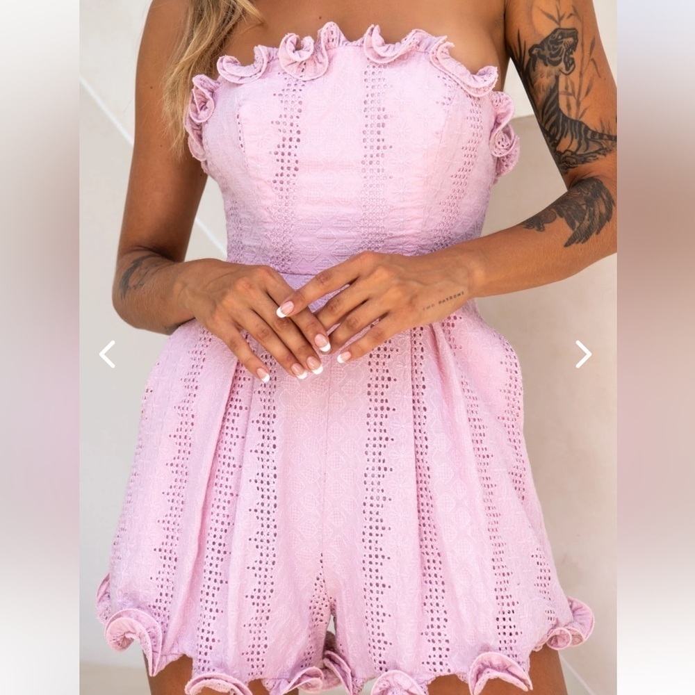 Daphne Debbie Women’s Pink Strapless Romper Frill Trim Size Small Blush Eyelet - Picture 3 of 10
